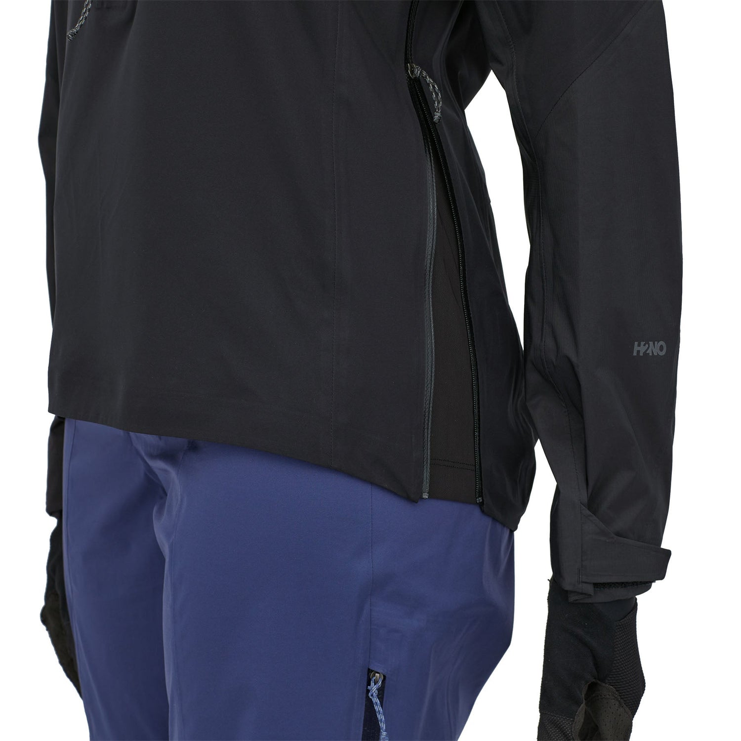 Patagonia - W's Dirt Roamer Storm Bike Jacket - 100% Recycled Nylon - Weekendbee - sustainable sportswear