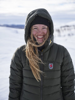 Fjällräven - W's Expedition Pack Down Hoodie - Recycled Nylon & Traceable Down - Weekendbee - sustainable sportswear