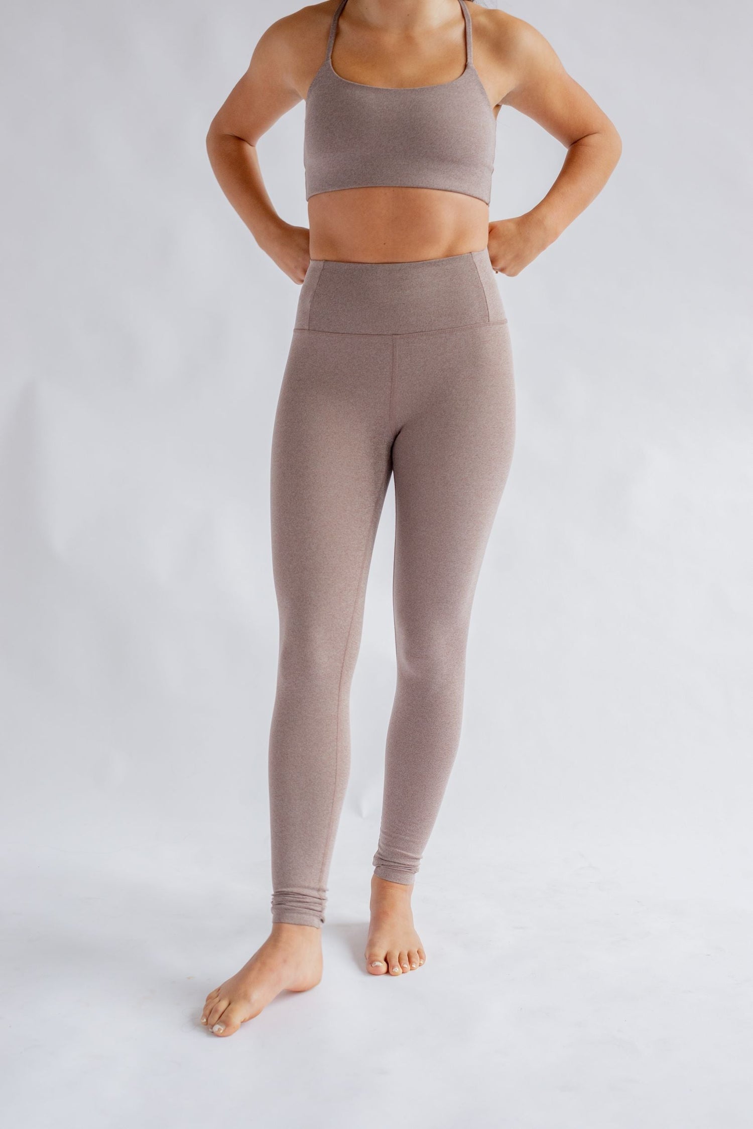 Girlfriend Collective - W's Float High-Rise Legging - Made from Recycled plastic bottles - Weekendbee - sustainable sportswear