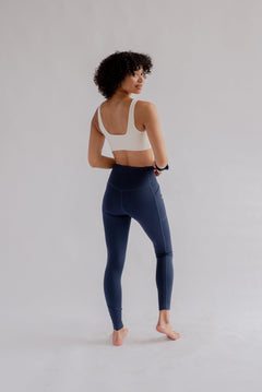 Girlfriend Collective - W's High-Rise Pocket Legging - Made From Recycled Water Bottles - Weekendbee - sustainable sportswear