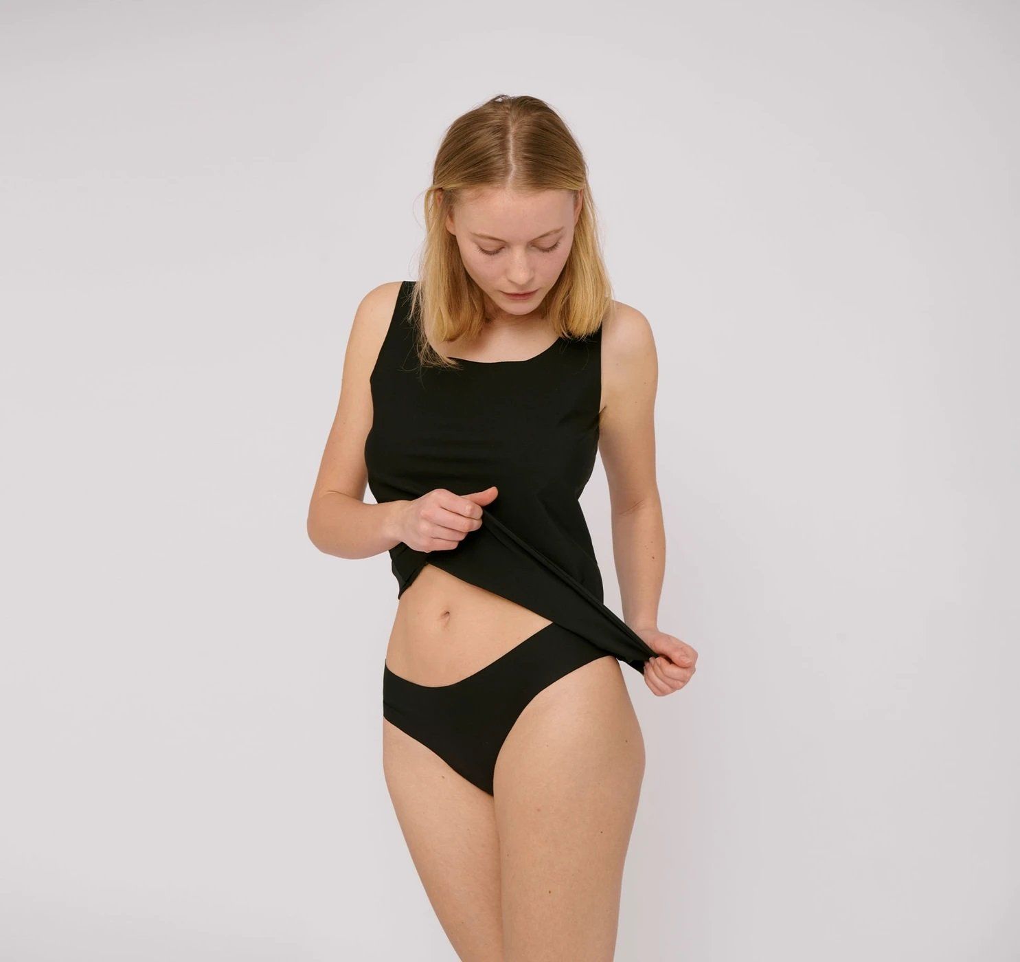 Organic Basics - W's Invisible Cheeky Seamless Briefs 2-pack - Recycled Nylon - Weekendbee - sustainable sportswear