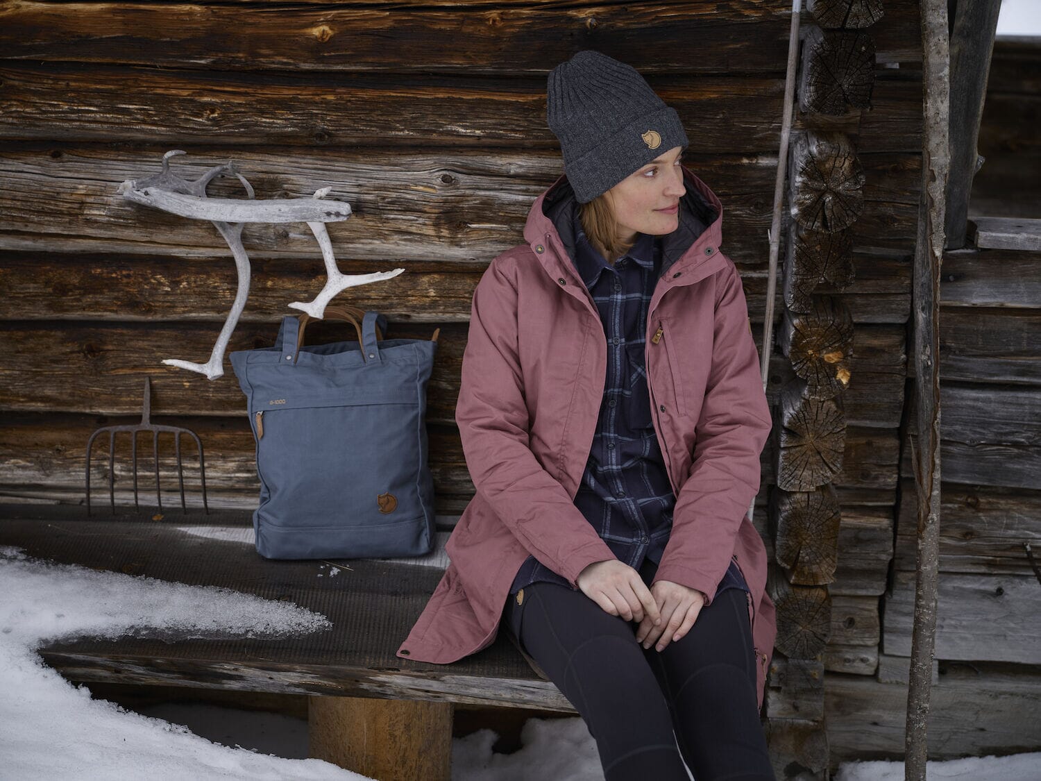 Fjällräven - W's Kiruna Padded Parka - Recycled Polyester & Organic Cotton - Weekendbee - sustainable sportswear