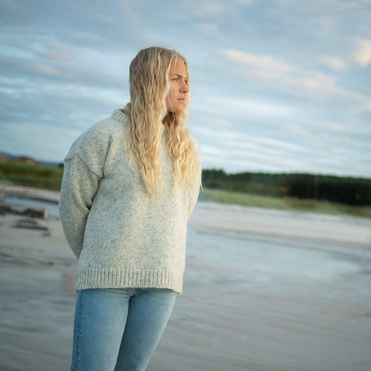 Devold - W's Nansen Split Seam Sweater - 100% Wool - Weekendbee - sustainable sportswear