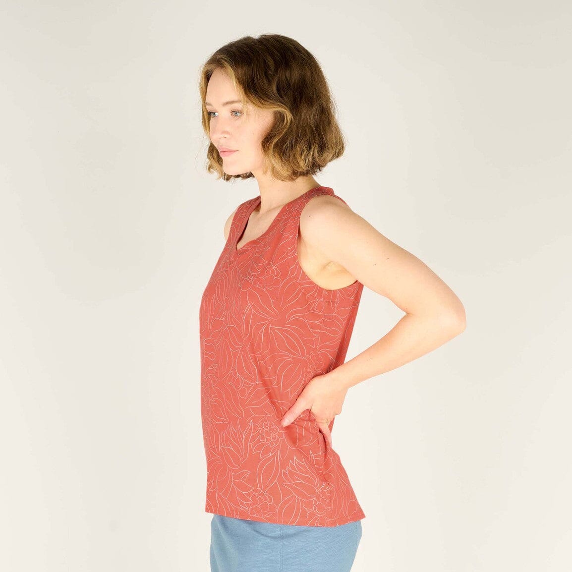 Sherpa W's Neha V-Neck Tank Top - Modal & Organic cotton Sorbet Leaf Shirt