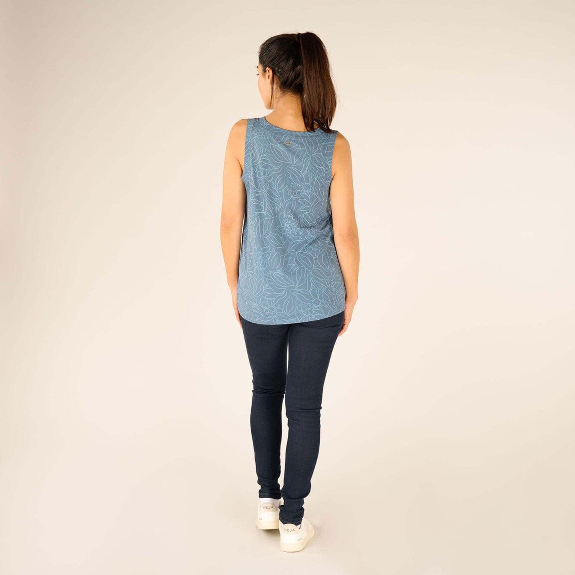 Sherpa W's Neha V-Neck Tank Top - Modal & Organic cotton Haze Leaf Shirt