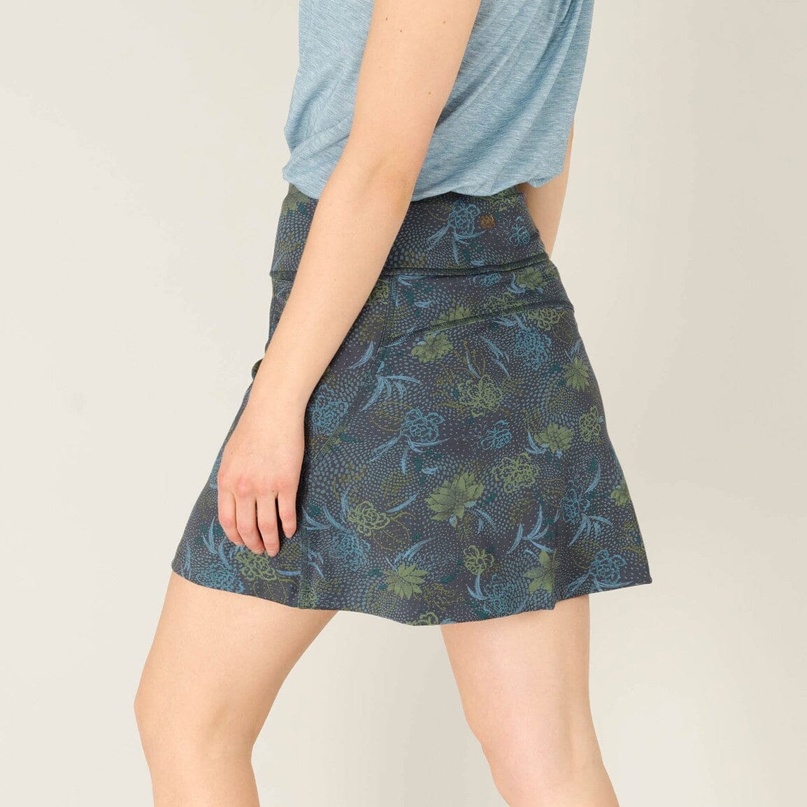 Sherpa - W's Nisha Skort - Recycled polyester - Weekendbee - sustainable sportswear