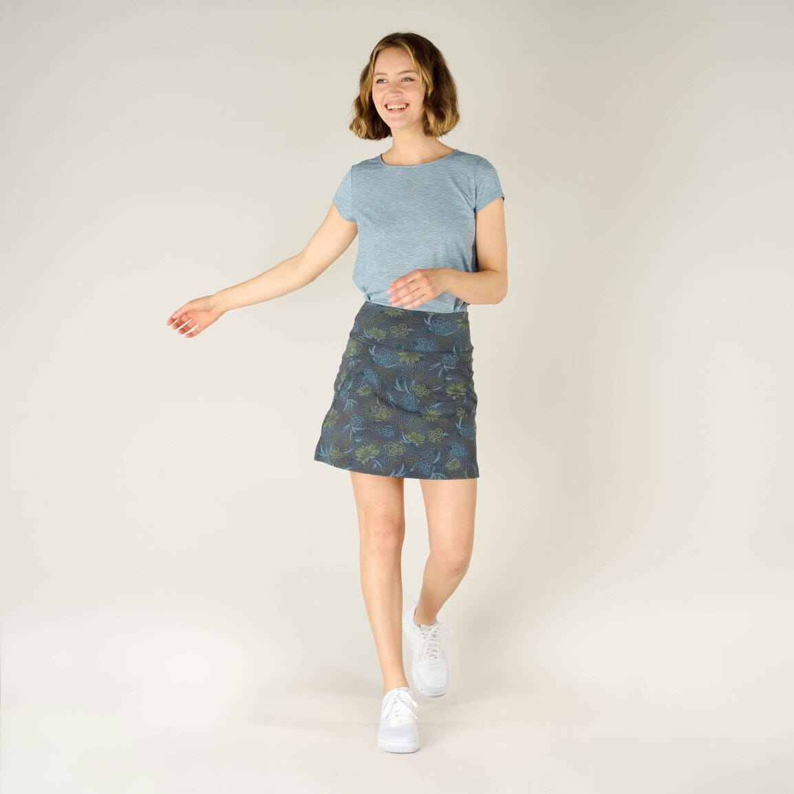 Sherpa W's Nisha Skort - Recycled polyester Haze Floral Skirt