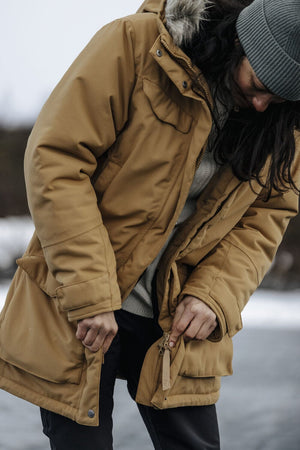 Fjällräven W's Nuuk Parka - Recycled Nylon and Recycled Polyester Dark Navy