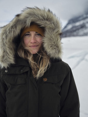 Fjällräven W's Nuuk Parka - Recycled Nylon and Recycled Polyester Dark Navy
