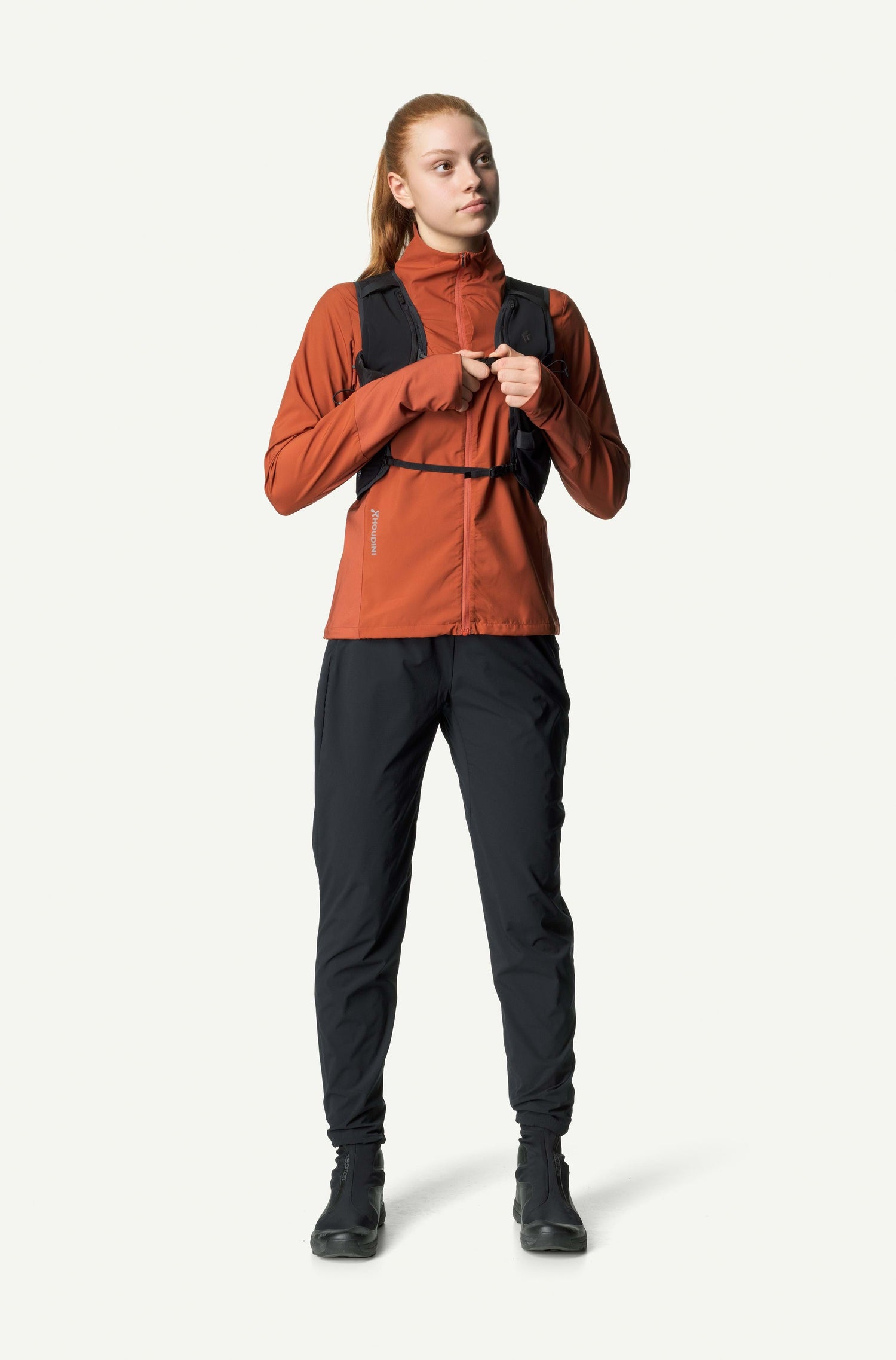 Houdini - W's Pace Wind Jacket - 100% recycled polyester - Weekendbee - sustainable sportswear