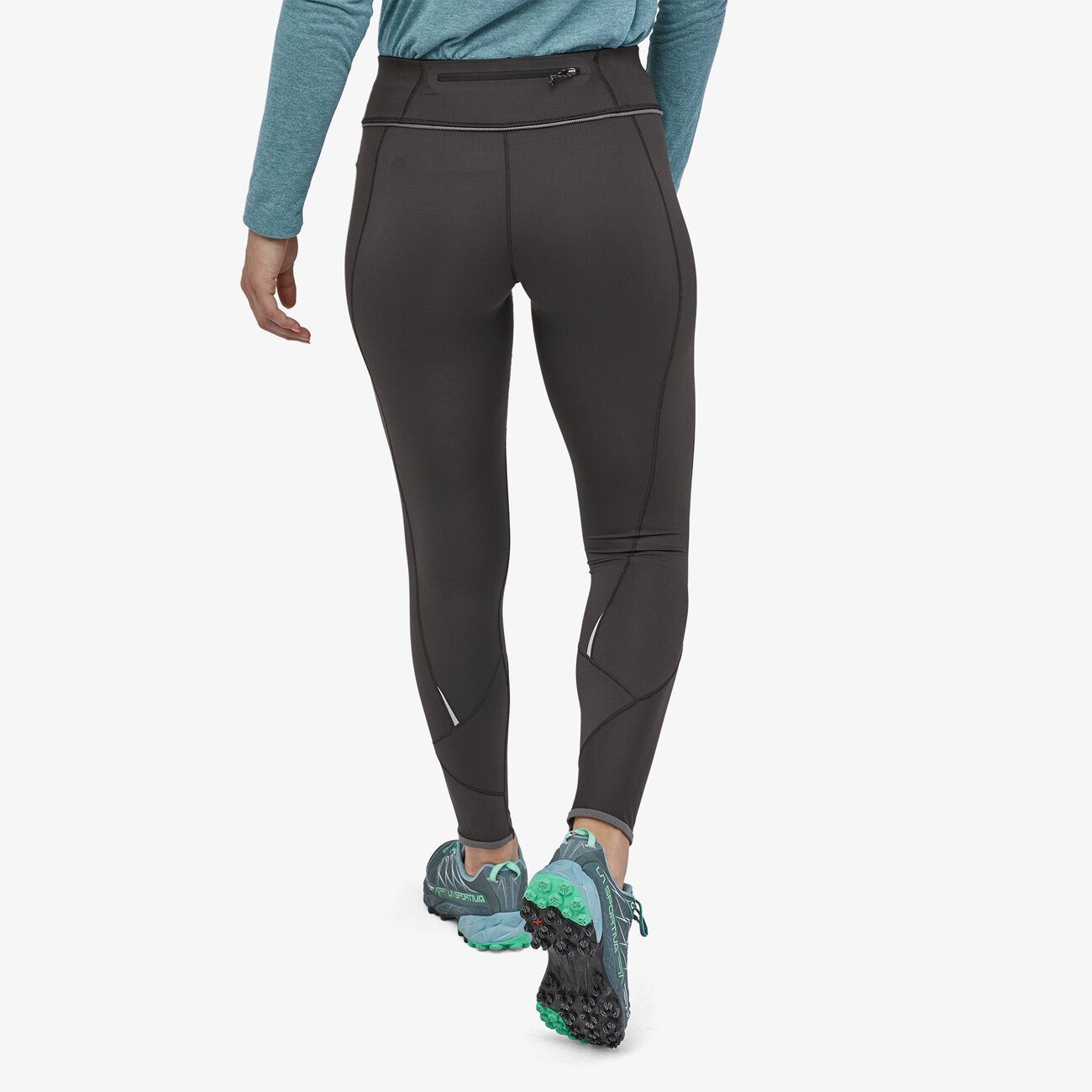 Patagonia - W's Peak Mission Running Tights - Recycled Polyester - Weekendbee - sustainable sportswear