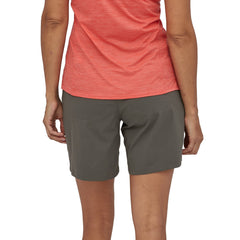 Patagonia - W's Quandary Shorts - 7" - Recycled Nylon - Weekendbee - sustainable sportswear