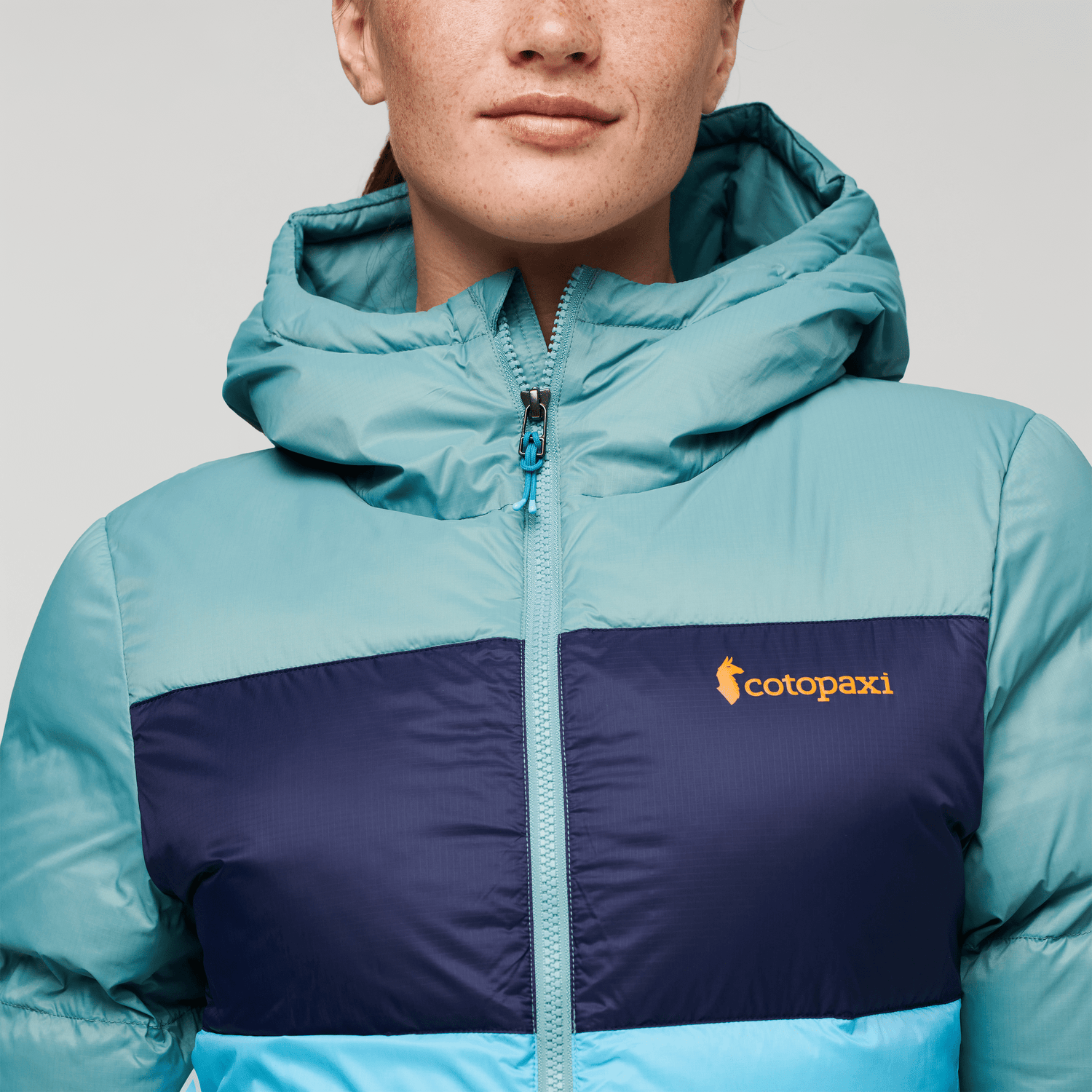 Cotopaxi W's Solazo Hooded Down Jacket - Responsibly sourced down Bluegrass & Blue Sky Jacket