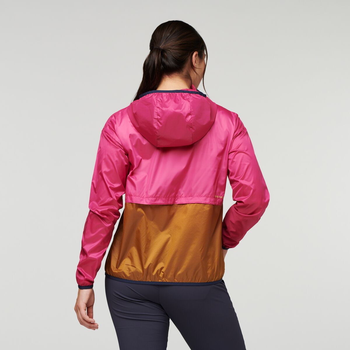 Cotopaxi - W's Teca Half-Zip Windbreaker - Repurposed Polyester - Weekendbee - sustainable sportswear