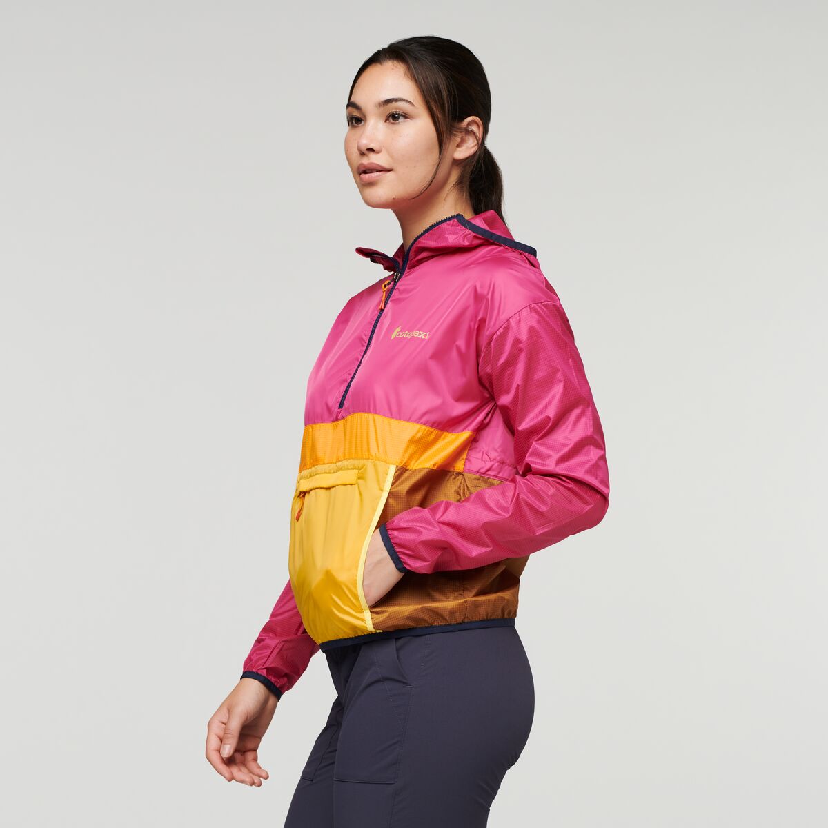 Cotopaxi - W's Teca Half-Zip Windbreaker - Repurposed Polyester - Weekendbee - sustainable sportswear