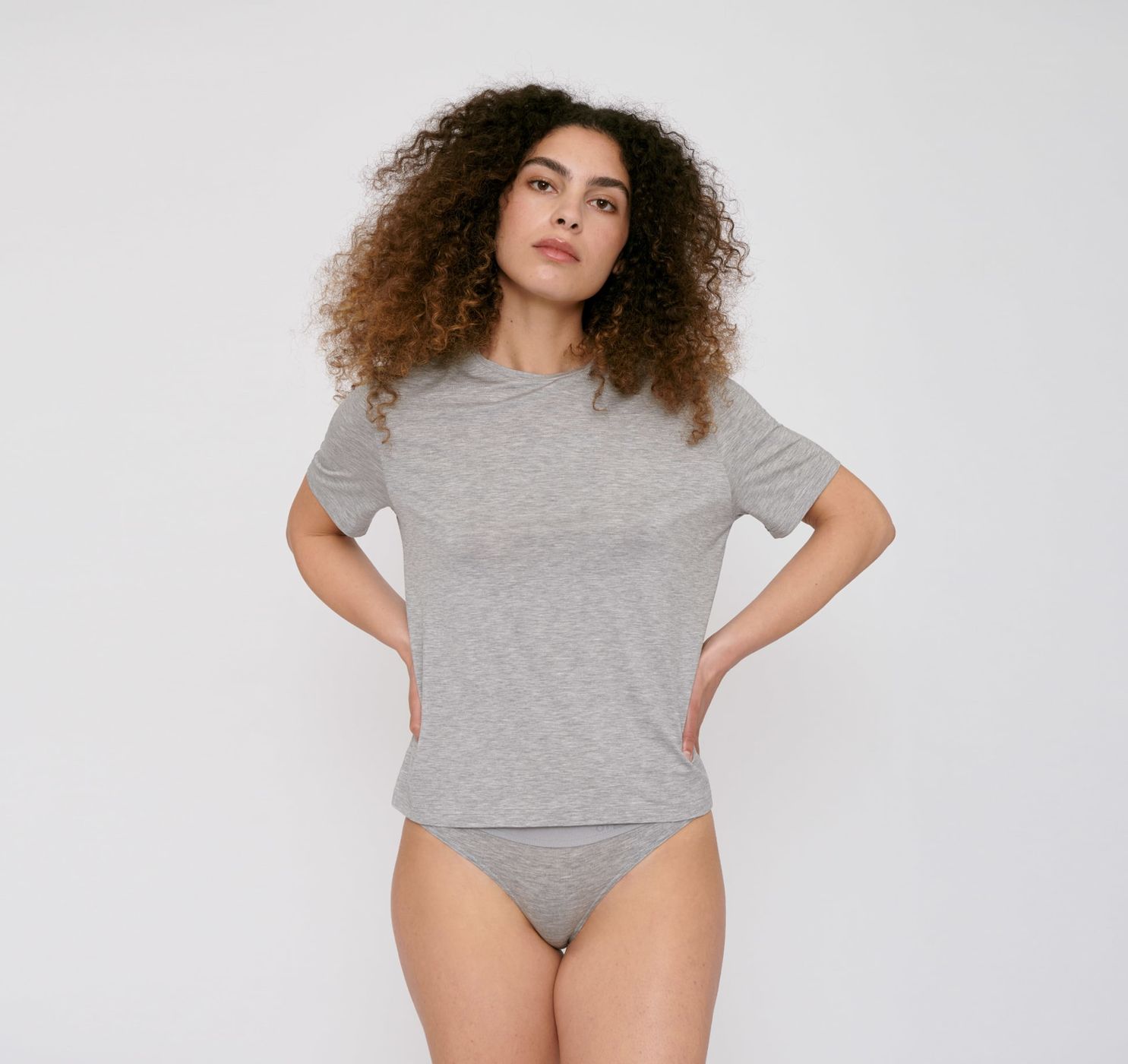 Organic Basics - W's TENCEL Lite Tee - Weekendbee - sustainable sportswear