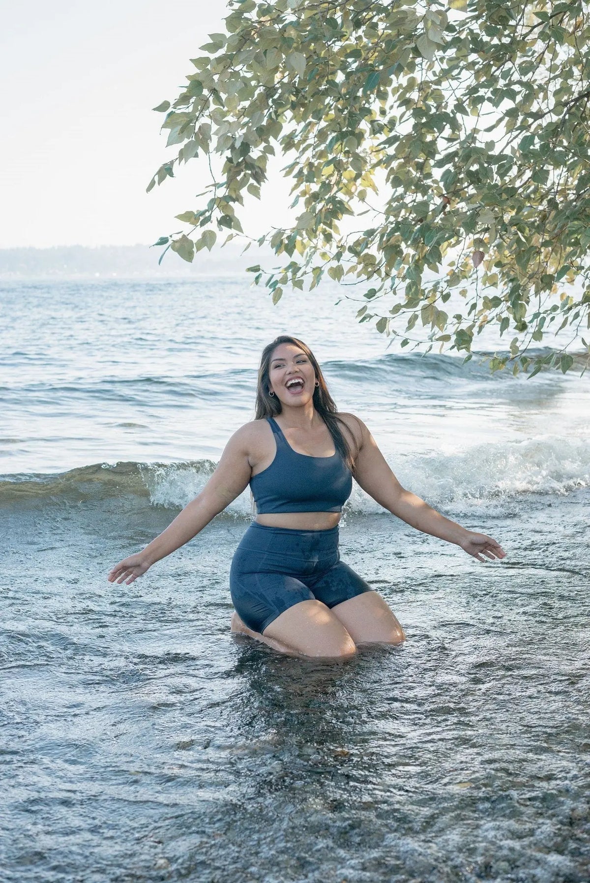 Girlfriend Collective W's Tommy Bra Square Neck - Made from Recycled Plastic Bottles Midnight Underwear