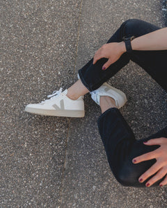 Veja W's V-10 CWL - Cotton Worked as Leather White Sun Peach Shoes