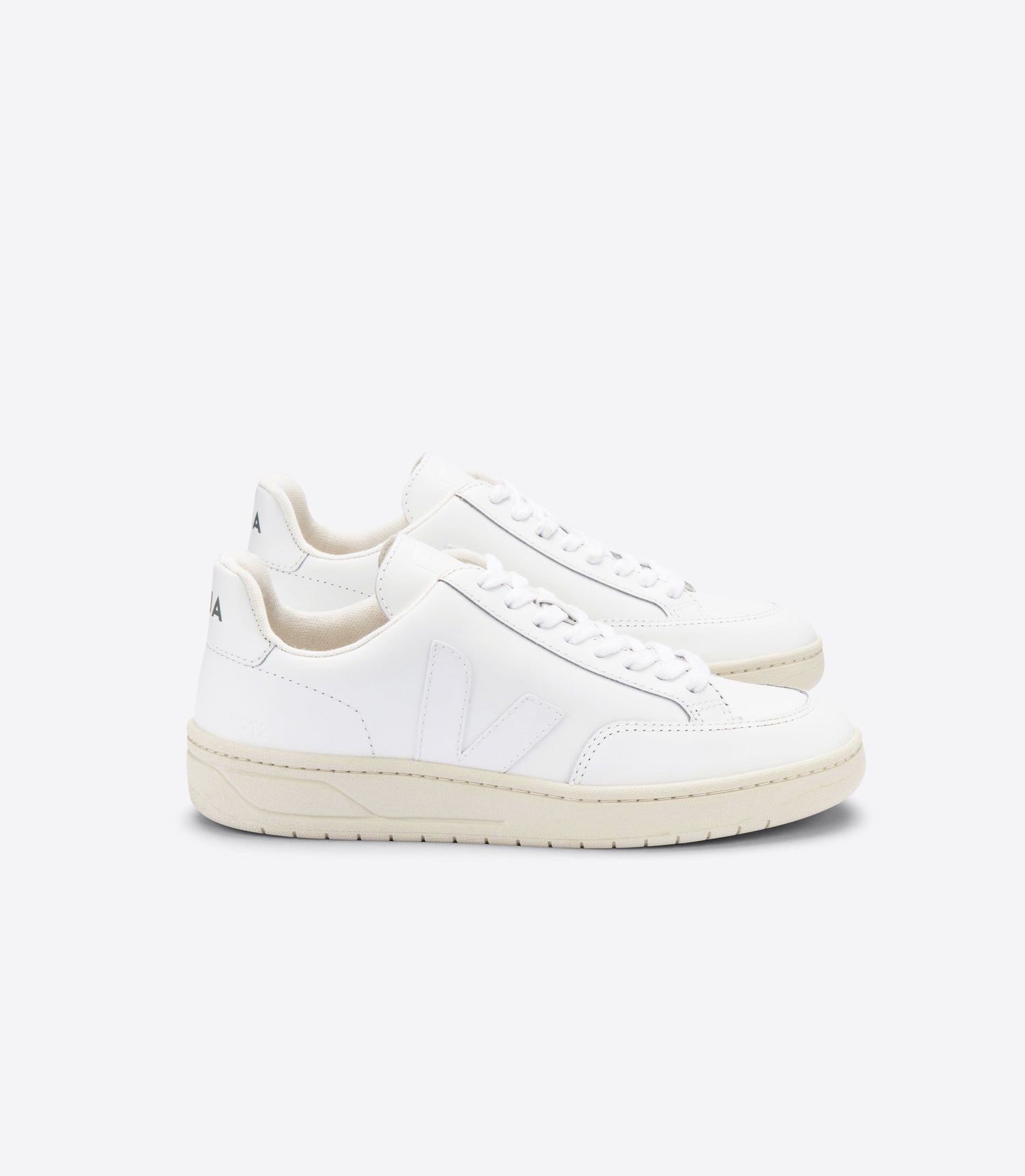 Veja - W's V-12 Leather - Classical Sneakers - Weekendbee - sustainable sportswear