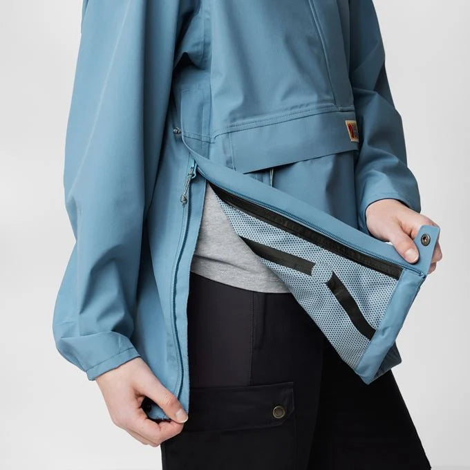 Fjällräven W's Vardag Hydratic Anorak - Recycled polyester Dawn Blue Jacket
