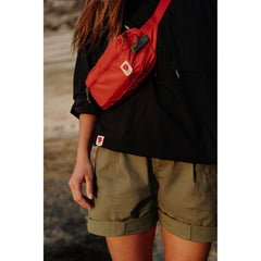 Fjällräven W's Vardag Shorts - Recycled Polyester & Organic Cotton Desert Brown Pants