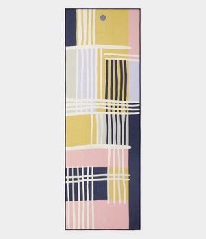 Manduka - Yogitoes+ Repreve Yoga Mat Towel - Recycled Polyester - Weekendbee - sustainable sportswear
