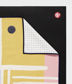Manduka - Yogitoes+ Repreve Yoga Mat Towel - Recycled Polyester - Weekendbee - sustainable sportswear